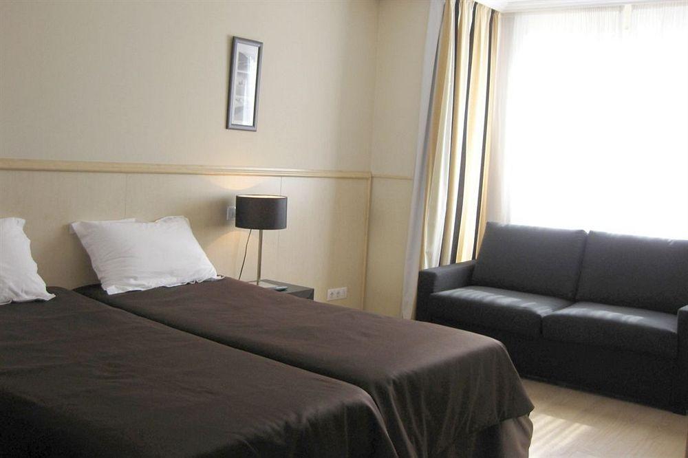Hotel Suites Feria De Madrid Quarto foto