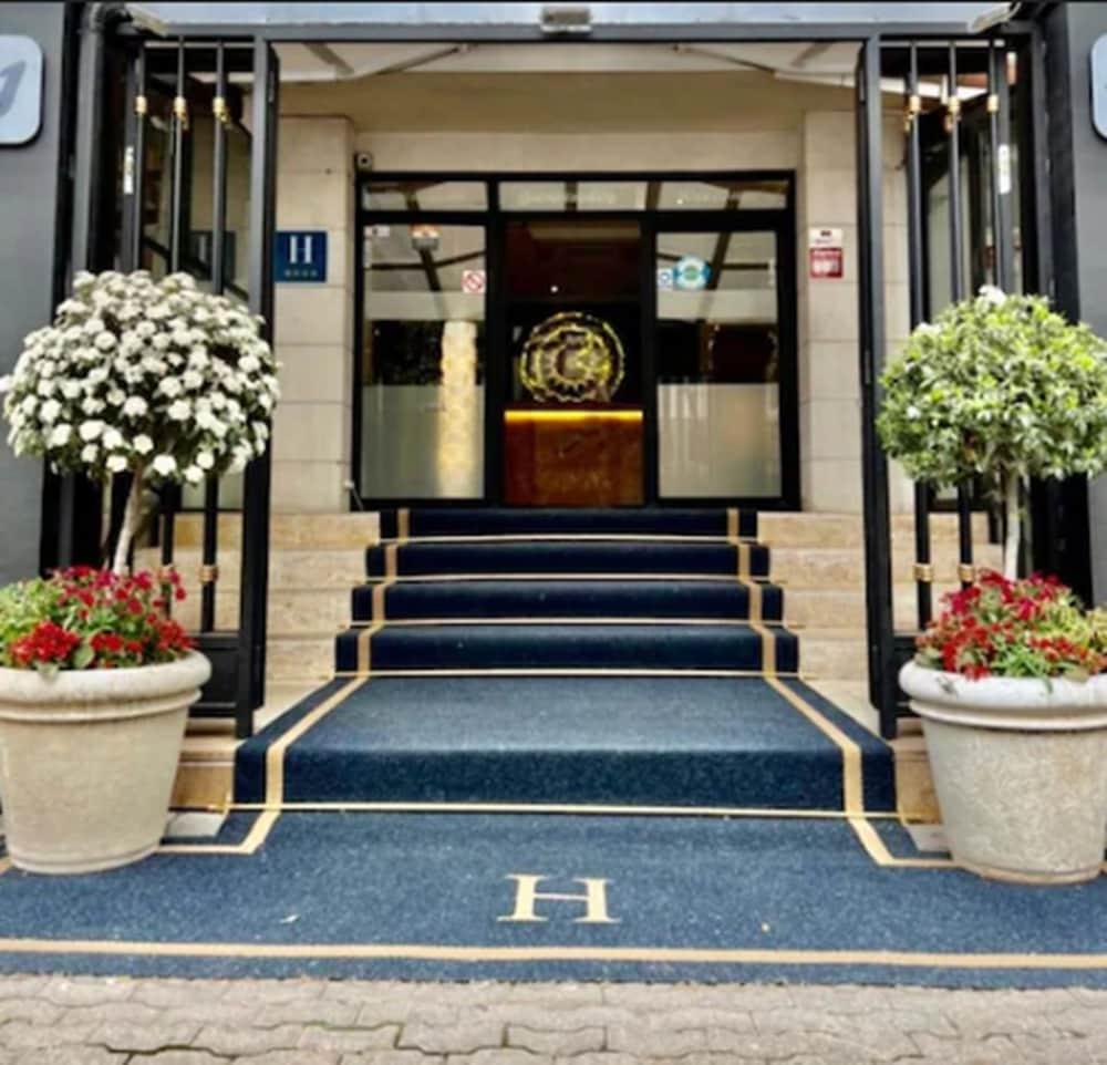 Hotel Suites Feria De Madrid Exterior foto