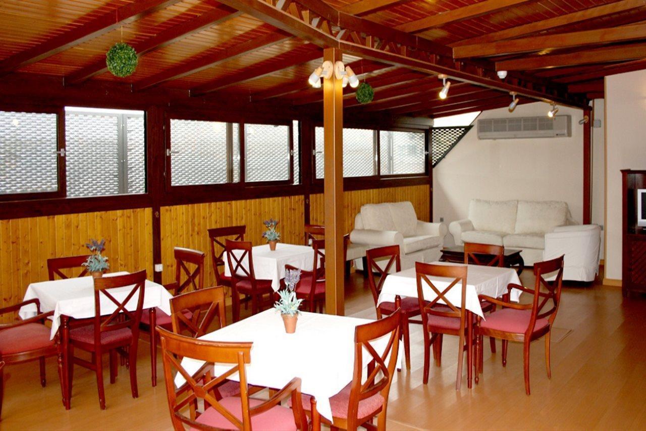 Hotel Suites Feria De Madrid Exterior foto